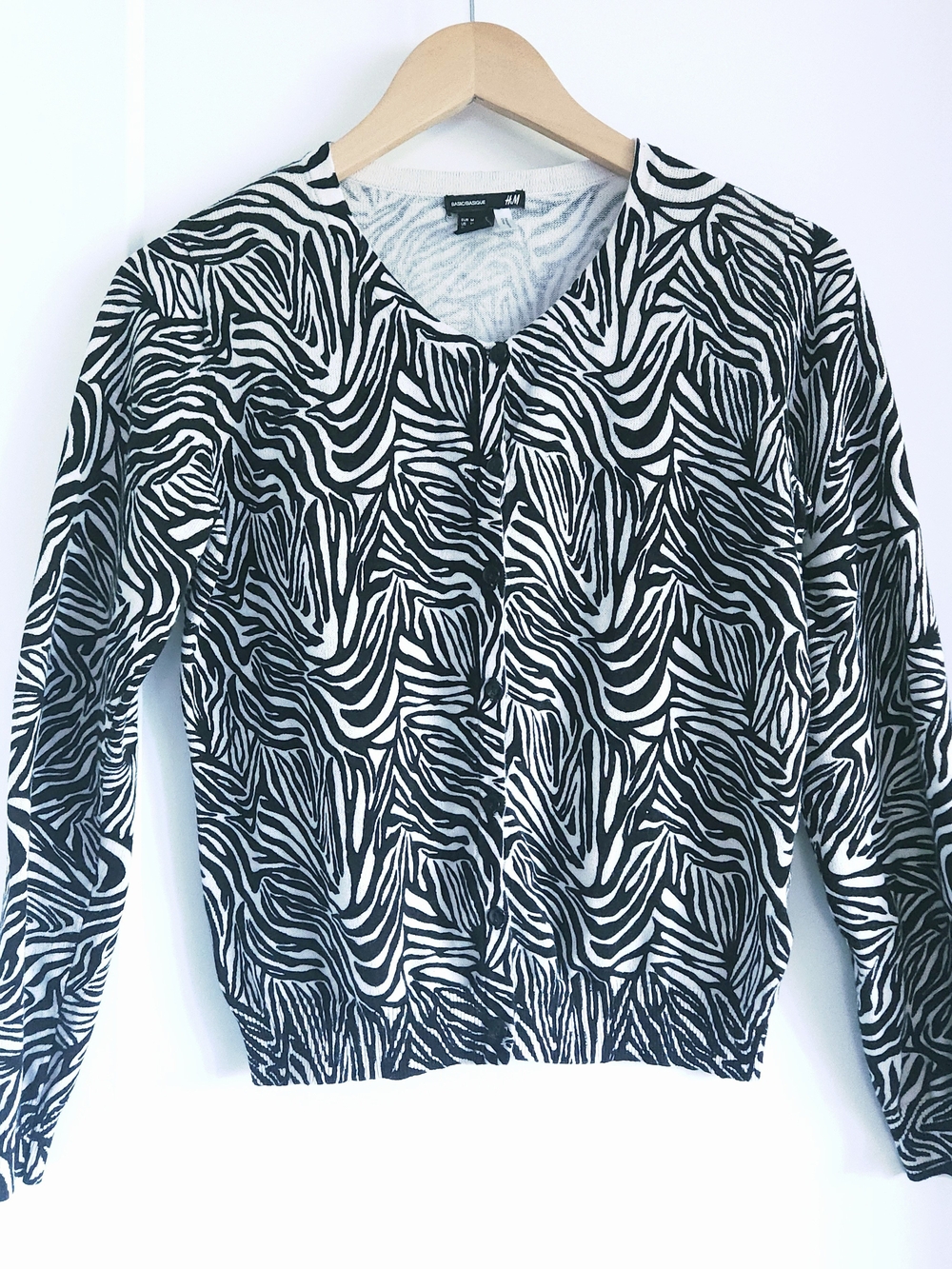 H&M Black & White V-Neck Zebra Print Sweater Cardigan